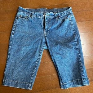 Cute denim Bermuda’s